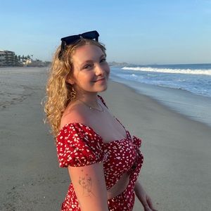 Meet your Posher, Mateaka